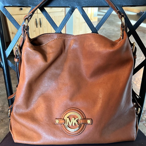 Authentic Michael Kors bag - Picture 2 of 15